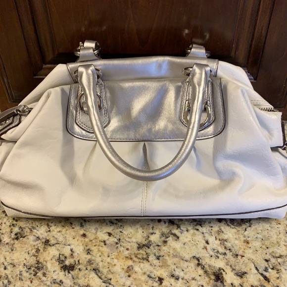 White Coach handbag - Picture 4 of 5